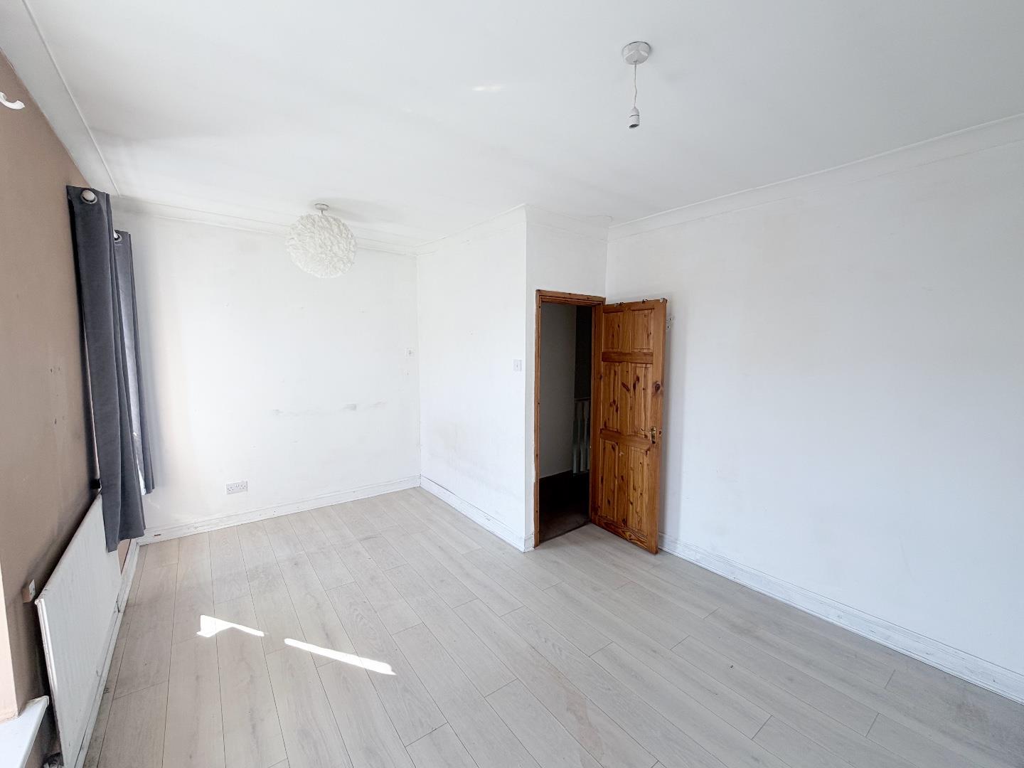 The Avenue, Tonyrefail, Porth, Rhondda Cynon Taff, CF39 8PR